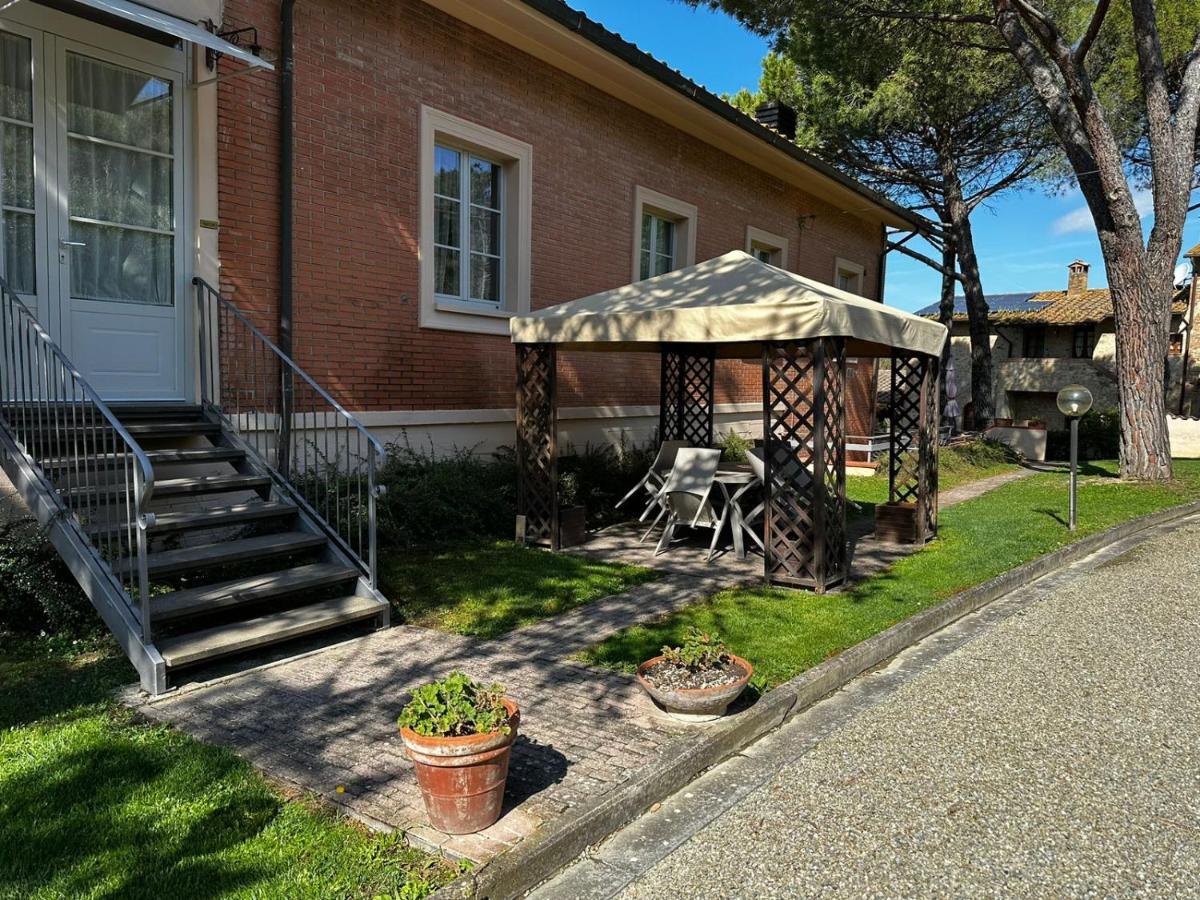 Azienda Agricola E Agriturismo Vallorsi Terricciola Ngoại thất bức ảnh