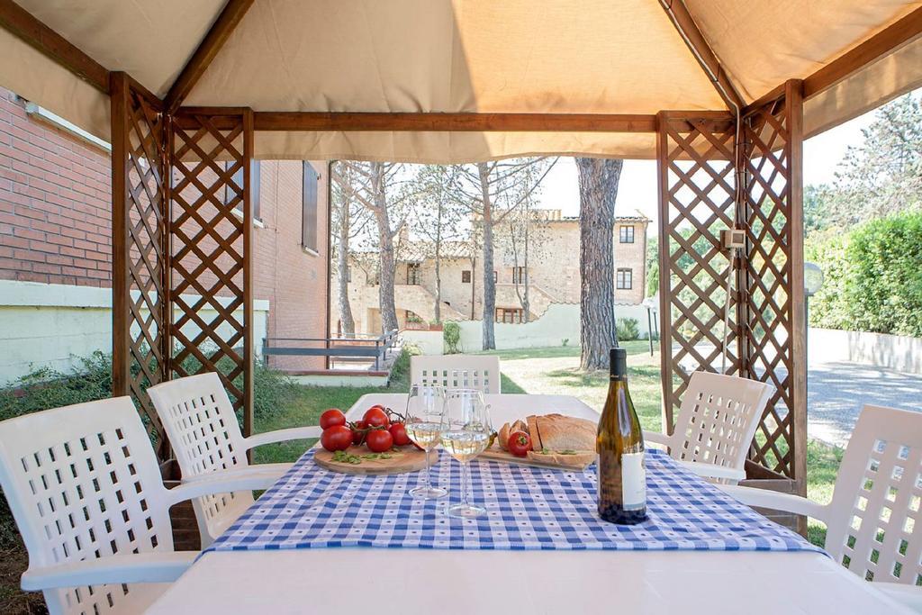 Azienda Agricola E Agriturismo Vallorsi Terricciola Ngoại thất bức ảnh